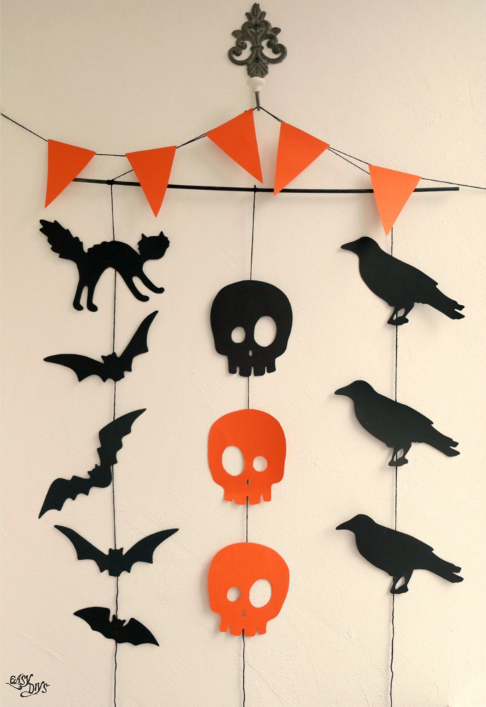 Easy DIY Halloween Garland | Easy DIYs