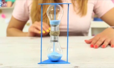 DIY Hourglass Clock Out of Light Bulbs