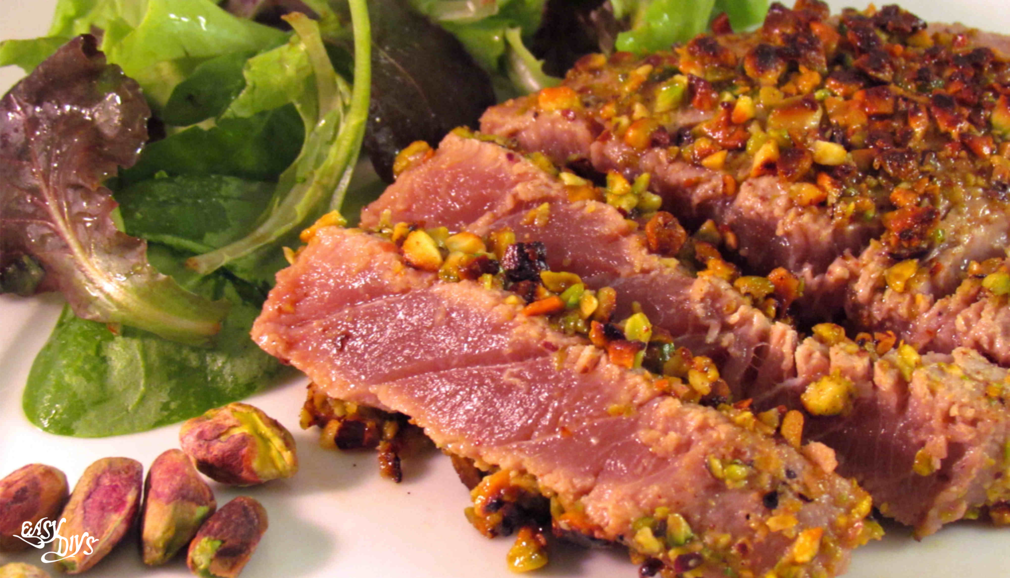 Seared tuna with pistachio crust